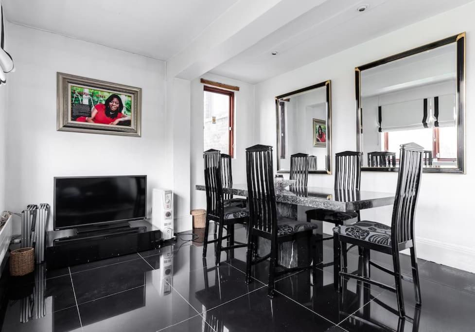 Stunning Three Bed In West Hampstead Londra